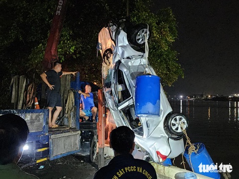 Xác định danh tính nữ học viên thạc sĩ vụ ô tô rơi sông Đồng Nai - Ảnh 2. Công an xác định danh tính cô gái vụ ô tô rớt sông Đồng Nai - Ảnh 2.