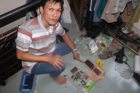 Công an TP.HCM triệt phá đường dây mua bán vũ khí quân dụng lớn, thu giữ nhiều súng đạn - Ảnh 2.