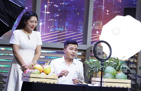 Chàng trai không chân Tô Đình Khánh nhận mức lương khủng nhờ câu chuyện truyền cảm hứng - Ảnh 3. Chàng trai không chân Tô Đình Khánh nhận mức lương khủng nhờ câu chuyện truyền cảm hứng - Ảnh 2.