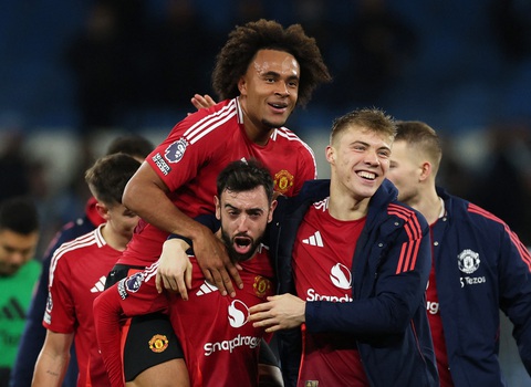 Man United ngược dòng đánh bại Man City ở 2 phút cuối trận - Ảnh 1.