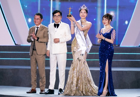 Người đẹp Dương Trà Giang là Hoa hậu Sinh viên Việt Nam, nhận giải thưởng trị hơn 11 tỉ đồng - Ảnh 5. Người đẹp Dương Trà Giang là Hoa hậu Sinh viên Việt Nam, nhận giải thưởng trị hơn 11 tỉ đồng - Ảnh 6.