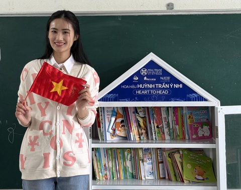 Ý Nhi mang dự án sửa trường, tặng tủ sách trẻ em vùng cao đến Miss World - Ảnh 1. Ý Nhi mang dự án sửa trường, tặng tủ sách trẻ em vùng cao đến Miss World - Ảnh 1.