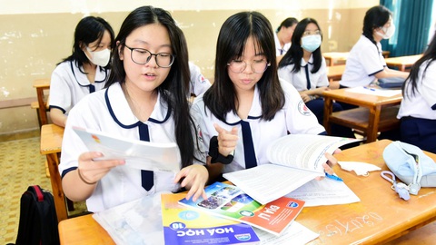 TP.HCM đề xuất miễn học phí cho học sinh các cấp: Giảm gánh nặng cho phụ huynh - Ảnh 1.