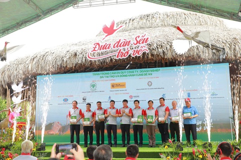 C.P. Việt Nam chung tay bảo tồn sếu đầu đỏ - Ảnh 3.