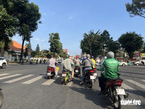 Người bảo đường chật khiến tài xế côn đồ, nhưng 'sao chung đường mà những tài xế khác không côn đồ' - Ảnh 3.