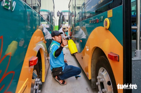 Đoàn xe buýt điện ‘cập bến’ TP.HCM, sẵn sàng chạy cùng metro số 1 - Ảnh 7.