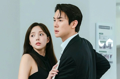 Liên tục chuyển thể phim từ webtoon, Hàn Quốc có đang đi vào 'vết xe đổ' của phim Hoa ngữ? - Ảnh 6. Liên tục chuyển thể phim từ webtoon, Hàn Quốc có đang đi vào 'vết xe đổ' của phim Hoa ngữ? - Ảnh 6.