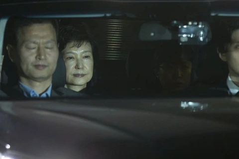 Tổng thống - nghề nguy hiểm ở Hàn Quốc - Kỳ 9: Nữ tổng thống Park Geun Hye và 'lời nguyền Nhà Xanh' - Ảnh 3. Tổng thống - nghề nguy hiểm ở Hàn Quốc - Kỳ 9: Nữ tổng thống Park Geun Hye và 'lời nguyền Nhà Xanh' - Ảnh 3.