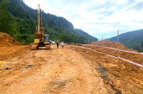 Đề nghị công bố quyết định tình huống khẩn cấp về thiên tai trên đèo Khánh Lê - Ảnh 1. Đề nghị công bố tình huống khẩn cấp về thiên tai trên đèo Khánh Lê - Ảnh 1.