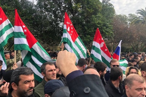 Nghị sĩ vùng ly khai Georgia bị bắn chết tại cơ quan - Ảnh 1. Nghị sĩ vùng ly khai Georgia bị bắn chết tại cơ quan - Ảnh 1.