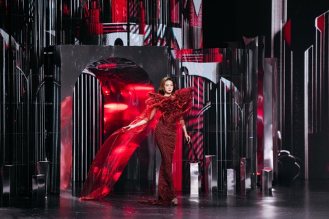 Hoa hậu Thanh Thủy, Lê Hoàng Phương, Ý Nhi, Quế Anh hội ngộ tại Vietnam Beauty Fashion Fest - Ảnh 2. Hoa hậu Thanh Thủy, Lê Hoàng Phương, Ý Nhi, Quế Anh hội ngộ tại Vietnam Beauty Fashion Fest - Ảnh 2.