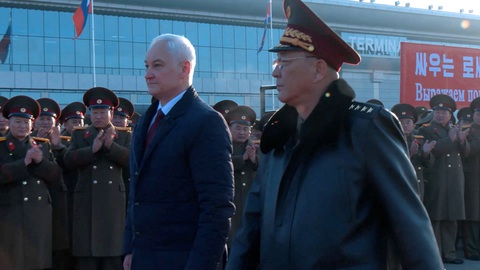 Tin thế giới 19-12: Ông Zelensky nói không đủ lực giành lại Donbass, Crimea; Fed giảm lãi suất lần 3 - Ảnh 2. Tin tức thế giới 19-12: Ông Zelensky thừa nhận không đủ lực giành lại Donbass, Crimea - Ảnh 2.