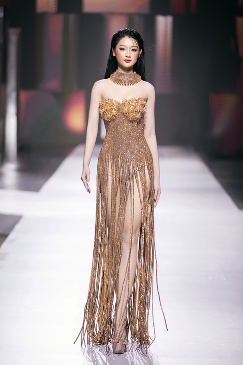 Hoa hậu Thanh Thủy, Lê Hoàng Phương, Quế Anh, Ý Nhi hội ngộ tại Vietnam Beauty Fashion Fest - Ảnh 19. Hoa hậu Thanh Thủy, Lê Hoàng Phương, Ý Nhi, Quế Anh hội ngộ tại Vietnam Beauty Fashion Fest - Ảnh 20.