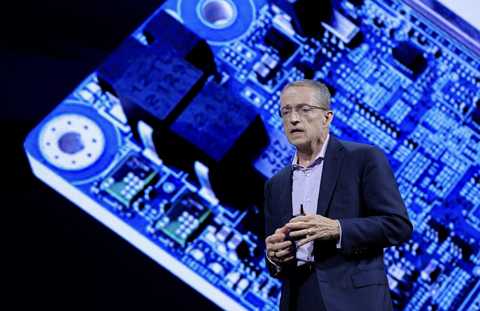 Bị tụt hậu xa trong ngành, Intel 'trảm' tướng - Ảnh 1.