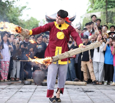 2 ngày 1 đêm : Lê Dương Bảo Lâm lại báo, vẽ thì sợ ngang - Ảnh 2. 2 ngày 1 đêm : Lê Dương Bảo Lâm lại báo, vẽ thì sợ ngang - Ảnh 2.