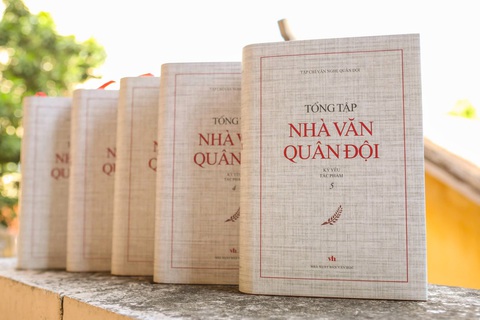 Tổng tập Nhà văn quân đội, một 'bộ sử bằng văn' - Ảnh 3. Tổng tập Nhà văn quân đội, một 'bộ sử bằng văn' - Ảnh 2.
