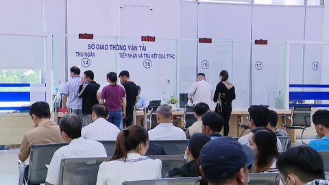 Bình Dương: tỉnh đầu tiên nộp hồ sơ dịch vụ công phi địa giới hành chính - Ảnh 4. Bình Dương: tỉnh đầu tiên nộp hồ sơ dịch vụ công phi địa giới hành chính - Ảnh 4.