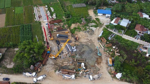 Giá đất chưa được phê duyệt, đường 3.500 tỉ ở Quảng Ngãi chưa thể tăng tốc - Ảnh 1.