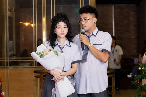 Trở lại sau 5 năm, Học đường nổi loạn phần 10 đạt thành tích ấn tượng - Ảnh 3. 8.000 buổi livestream mang 'Học đường nổi loạn' trở lại - Ảnh 3.