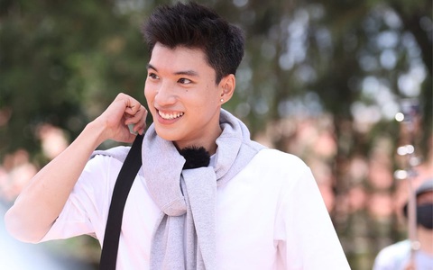 HIEUTHUHAI thừa nhận là rapper gameshow; Cặp sao Khi điện thoại đổ chuông là đôi đẹp nhất năm? - Ảnh 1. HIEUTHUHAI thừa nhận là rapper gameshow - Ảnh 1.