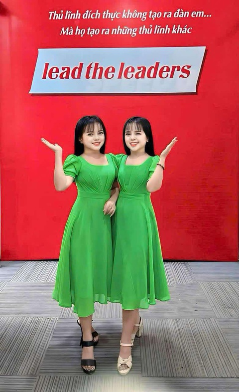 Cô gái tí hon dũng cảm bước đến hôn nhân với chàng trai kém 14 tuổi - Ảnh 5. Cô gái tí hon dũng cảm bước đến hôn nhân với chàng trai kém 14 tuổi - Ảnh 4.
