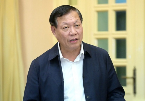 Thứ trưởng Đỗ Xuân Tuyên: Người bị bệnh ung thư, sao còn bắt đi xin giấy chuyển viện? - Ảnh 1.