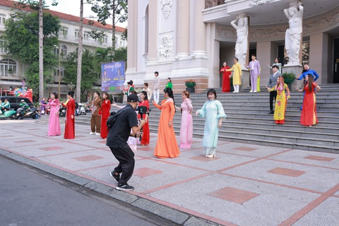 Nhạc sĩ Hoài An, Võ Hoài Phúc mời Hải Phượng, Đinh Linh vào MV Chúc xuân - Ảnh 5. Nhạc sĩ Hoài An, Võ Hoài Phúc mời Hải Phượng, Đinh Linh vào MV Chúc xuân - Ảnh 2.