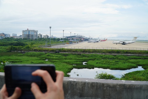 Đầu tư 5 cửa van điều tiết nước tại sân bay Đà Nẵng, chống ngập cho trung tâm thành phố - Ảnh 1.
