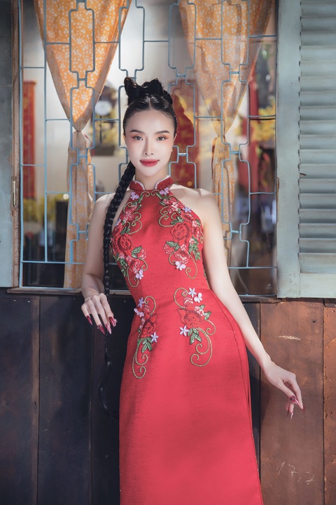Á hậu Hạnh Nguyên e ấp trong bộ sưu tập áo dài mới của NTK Minh Châu - Ảnh 5. Á hậu Hạnh Nguyên gợi ý áo dài xuân phá cách - Ảnh 5.