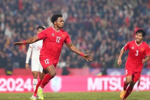 HLV Kim Sang Sik: 'Bóng đá Việt Nam đã trở lại' - Ảnh 3. HLV Kim Sang Sik: 'Bóng đá Việt Nam đã trở lại' - Ảnh 2.