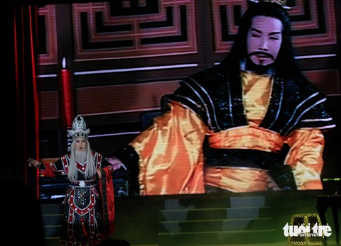 Nghệ sĩ Vũ Linh và con gái ‘xuất hiện’ trong live show Ngân Tuấn - Ảnh 3. Nghệ sĩ Vũ Linh và con gái ‘xuất hiện’ trong live show Ngân Tuấn - Ảnh 2.