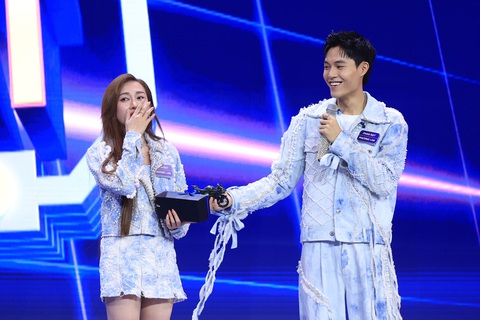 Khi Phương Lan và chồng cũ Phan Đạt xuất hiện trong Người yêu tôi đỉnh nhất - Ảnh 1. Tranh luận khi Phương Lan và chồng cũ Phan Đạt nói lời yêu thương trong Người yêu tôi đỉnh nhất - Ảnh 1.