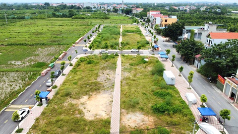 Đưa giá đất sát thị trường: Làm sao để không 'tát nước theo mưa' - Ảnh 1. Đưa giá đất sát thị trường: Làm sao để không 'tát nước theo mưa' - Ảnh 1.