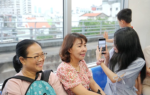 Cùng nhau xây dựng văn hóa giao thông mới - Ảnh 2. Cùng nhau xây dựng văn hóa giao thông mới - Ảnh 2.