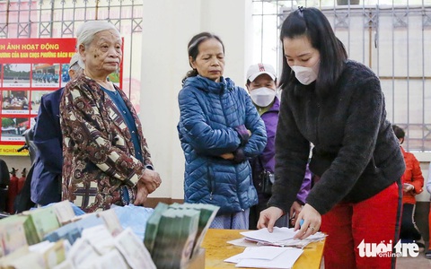 Chính thức: Trả gộp lương hưu 2 tháng đầu năm 2025 trước Tết - Ảnh 1. Chính thức: Trả gộp lương hưu 2 tháng đầu năm 2025 trước Tết - Ảnh 2.