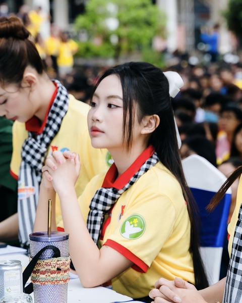 Sao Việt rộn ràng đón Giáng sinh; Cô Ba Sài Gòn vừa hé lộ phần 2 đã phải đính chính - Ảnh 4. Sao Việt rộn ràng đón Giáng sinh; Cô Ba Sài Gòn vừa hé lộ phần 2 đã phải đính chính - Ảnh 4.