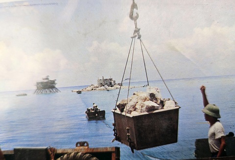 Công binh hải quân - những người tôn nền Tổ quốc thêm cao: Đảo như sân nhà mình, là cửa ngõ Tổ quốc - Ảnh 1. Công binh hải quân - những người tôn nền Tổ quốc thêm cao: Đảo như sân nhà mình, là cửa ngõ Tổ quốc - Ảnh 1.