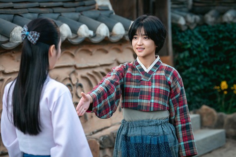10 bộ phim Hàn Quốc hay nhất năm 2024, Lovely runner dẫn đầu, bất ngờ khi Queen of tears vắng mặt - Ảnh 3. 10 bộ phim Hàn Quốc hay nhất năm 2024, bất ngờ khi Queen of tears vắng mặt - Ảnh 3.