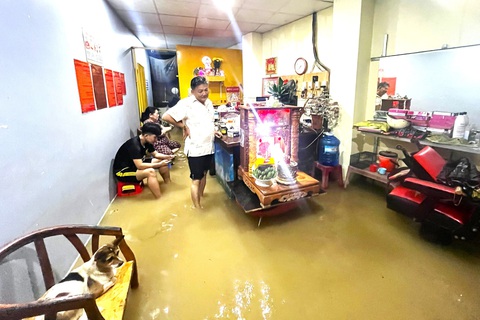 Khánh Hòa sẵn sàng ứng phó với áp thấp nhiệt đới, khả năng Nha Trang mưa lớn trong dịp Giáng Sinh - Ảnh 1. Khánh Hòa sẵn sàng ứng phó với áp thấp nhiệt đới, khả năng Nha Trang mưa lớn trong dịp Giáng Sinh - Ảnh 1.