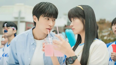 10 bộ phim Hàn Quốc hay nhất năm 2024, Lovely runner dẫn đầu, bất ngờ khi Queen of tears vắng mặt - Ảnh 2. 10 bộ phim Hàn Quốc hay nhất năm 2024, bất ngờ khi Queen of tears vắng mặt - Ảnh 2.