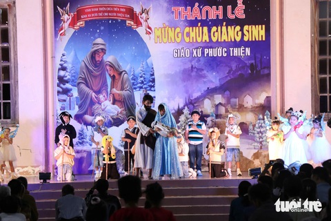Người Hà Nội đón Giáng sinh trong tiết trời rét ngọt - Ảnh 6. Cả nước đón Giáng sinh rộn rã, khách Tây khen 'Quá tuyệt vời' - Ảnh 13.