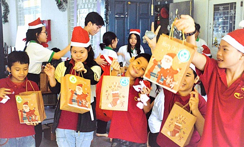 Gửi hơi ấm đến với trẻ vùng cao - Ảnh 1. Gửi hơi ấm đến với trẻ vùng cao - Ảnh 1.