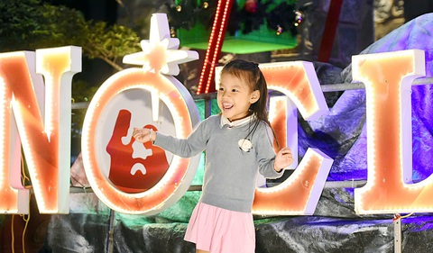 Có khó cũng vui Noel - Ảnh 2. Có khó cũng vui Noel - Ảnh 2.