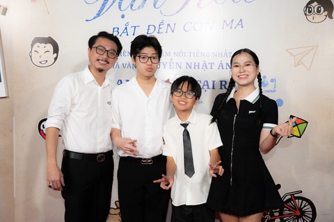 Dàn 'nhóc tì' nhà sao Việt khoe sắc trên thảm đỏ 'Kính vạn hoa' - Ảnh 7. Dàn 'nhóc tì' nhà sao Việt khoe sắc trên thảm đỏ 'Kính vạn hoa' - Ảnh 7.