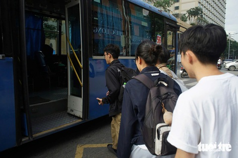 Một ngày đi học bằng metro của sinh viên - Ảnh 6.