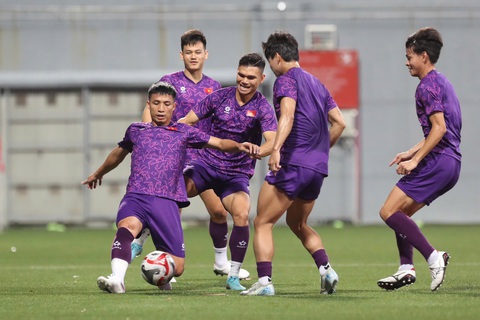 Mặt cỏ nhân tạo sân Jalan Besar đạt chuẩn FIFA từ năm 2021 - Ảnh 5. Mặt cỏ nhân tạo sân Jalan Besar đạt chuẩn FIFA từ năm 2021 - Ảnh 3.