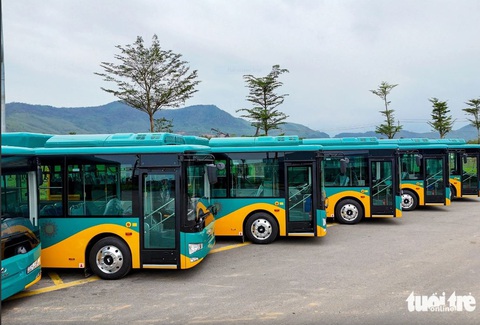 17 tuyến buýt điện kết nối metro số 1 sẵn sàng lăn bánh - Ảnh 1.