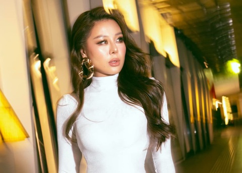 Ồn ào showbiz Việt năm 2024: Đàm Vĩnh Hưng kiện cáo, Nam Em bị phạt, đời tư của Nam Thư - Ảnh 4. Ồn ào showbiz Việt năm 2024: Đàm Vĩnh Hưng kiện cáo, Nam Em bị phạt, đời tư của Nam Thư - Ảnh 4.