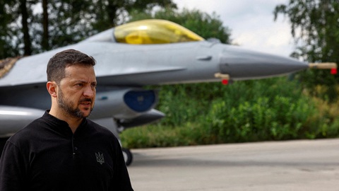 Tỉ phú Nga thưởng 3,6 tỉ đồng cho quân nhân đã hạ tiêm kích F-16 của Ukraine - Ảnh 1.