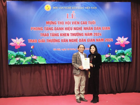 Sau nhiều năm, giải thưởng Hội Văn nghệ dân Việt Nam mới có giải nhất - Ảnh 1. Sau nhiều năm, giải thưởng Hội Văn nghệ dân Việt Nam mới có giải nhất - Ảnh 1.